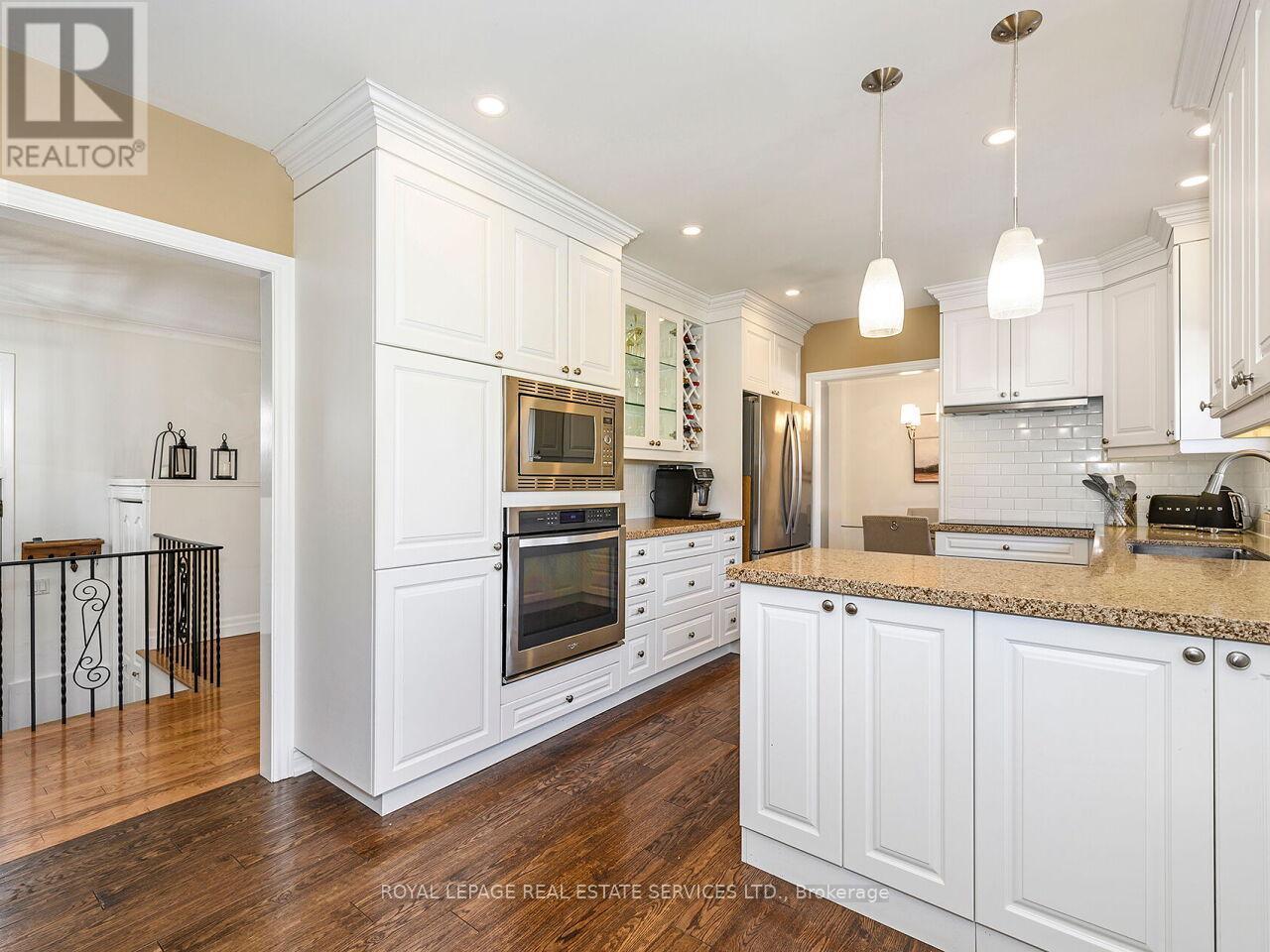 












1602 CARLETTA DRIVE

,
Mississauga,




Ontario
L4X1E5

