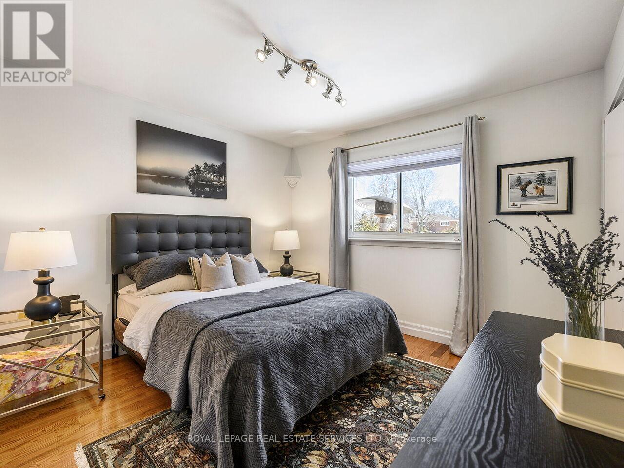 












1602 CARLETTA DRIVE

,
Mississauga,




Ontario
L4X1E5

