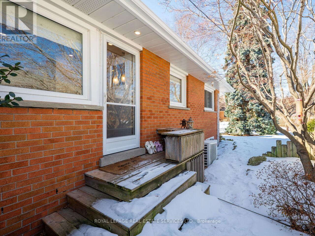 












1602 CARLETTA DRIVE

,
Mississauga,




Ontario
L4X1E5

