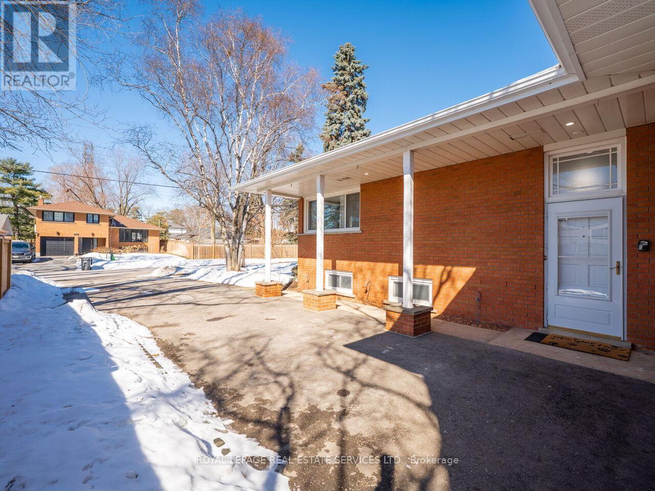 












1602 CARLETTA DRIVE

,
Mississauga,




Ontario
L4X1E5

