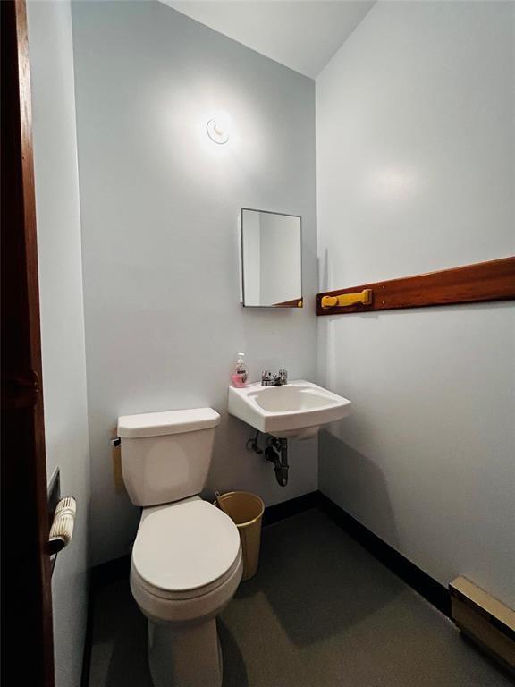 












31 Railway Avenue

,
Waskada,




Manitoba
R0M2E0

