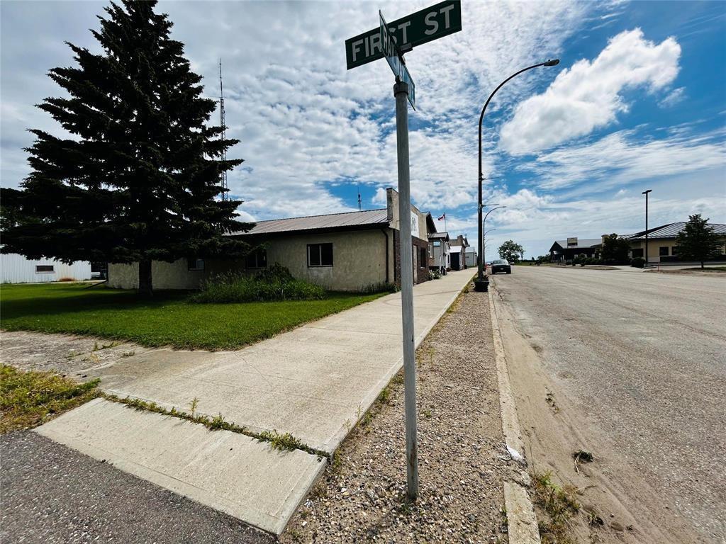 












31 Railway Avenue

,
Waskada,




Manitoba
R0M2E0

