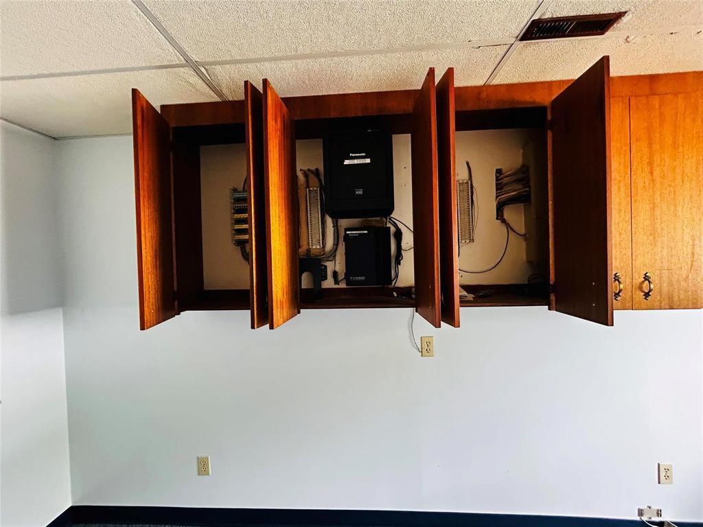 












31 Railway Avenue

,
Waskada,




Manitoba
R0M2E0

