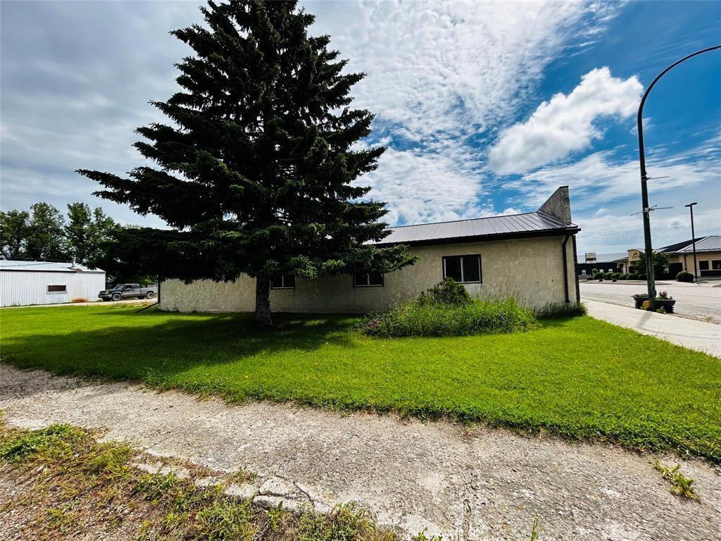












31 Railway Avenue

,
Waskada,




Manitoba
R0M2E0


