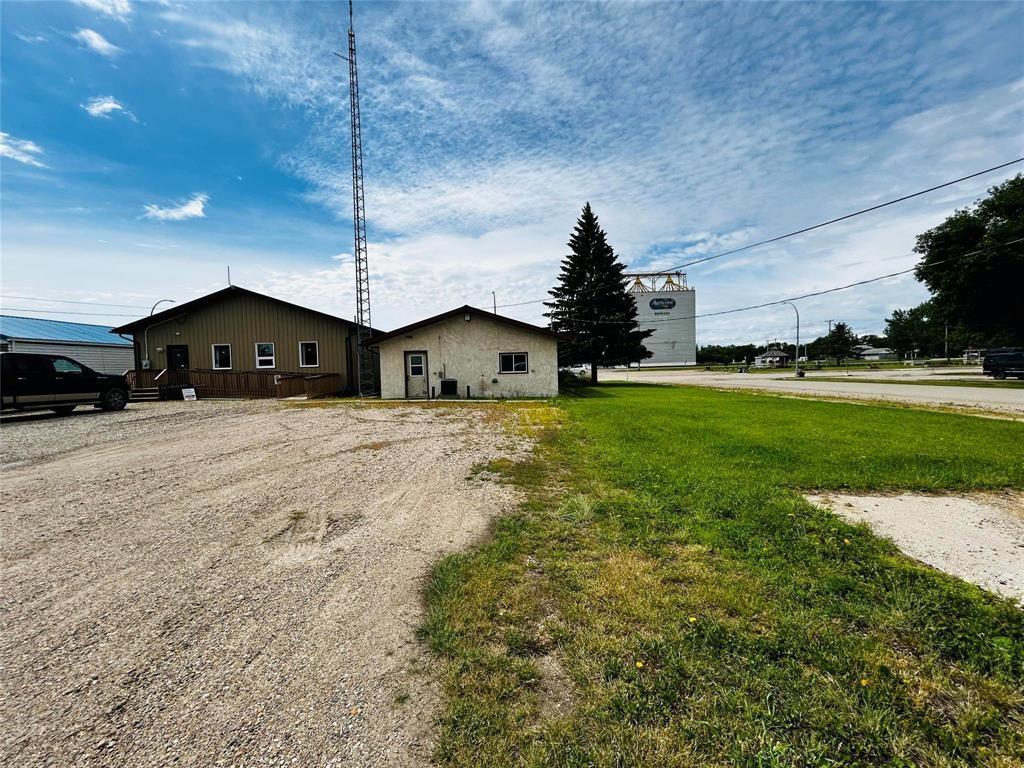 












31 Railway Avenue

,
Waskada,




Manitoba
R0M2E0


