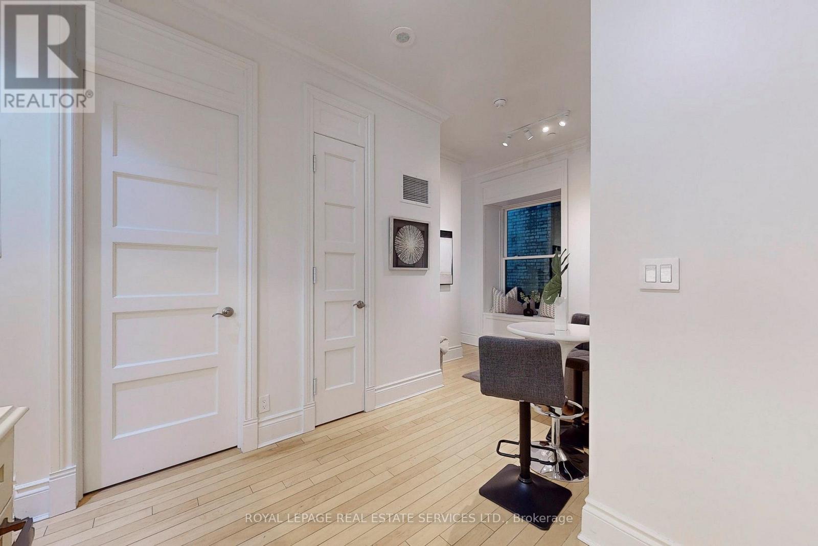 












316 - 22 LEADER LANE

,
Toronto,




Ontario
M5E0B2

