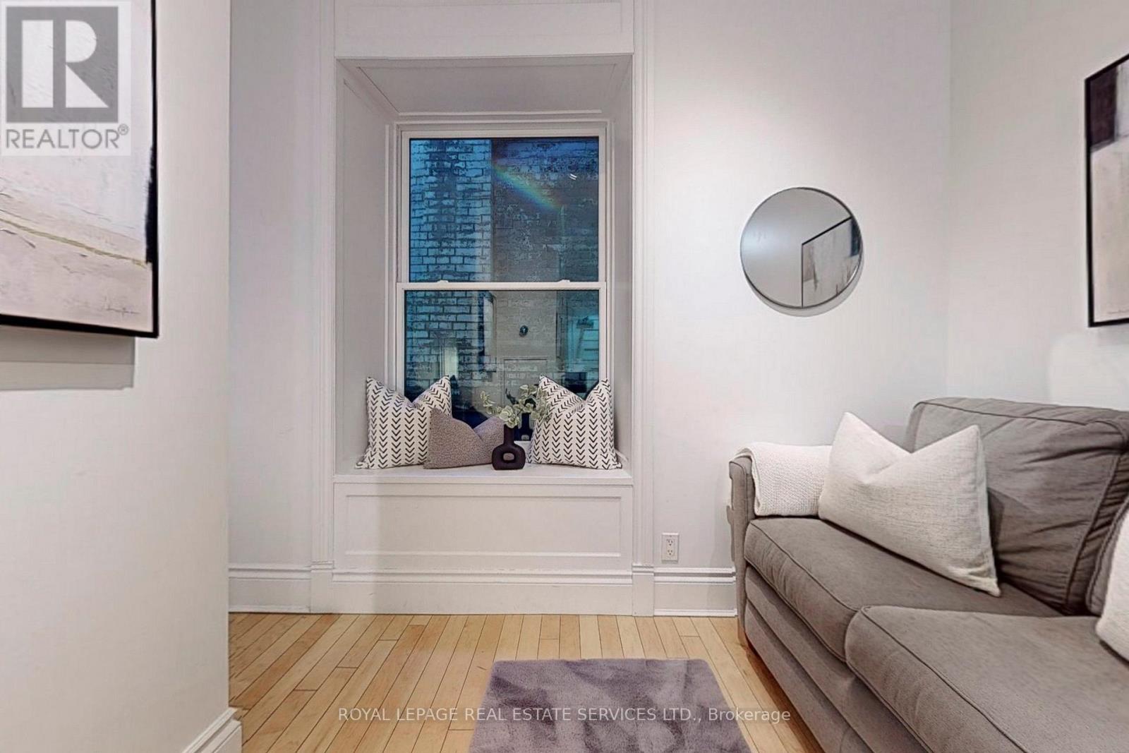 












316 - 22 LEADER LANE

,
Toronto,




Ontario
M5E0B2

