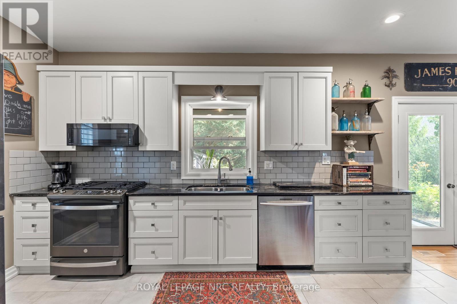 












1 KARSAM COURT

,
Niagara-on-the-Lake (Town),




Ontario
L0S1J0

