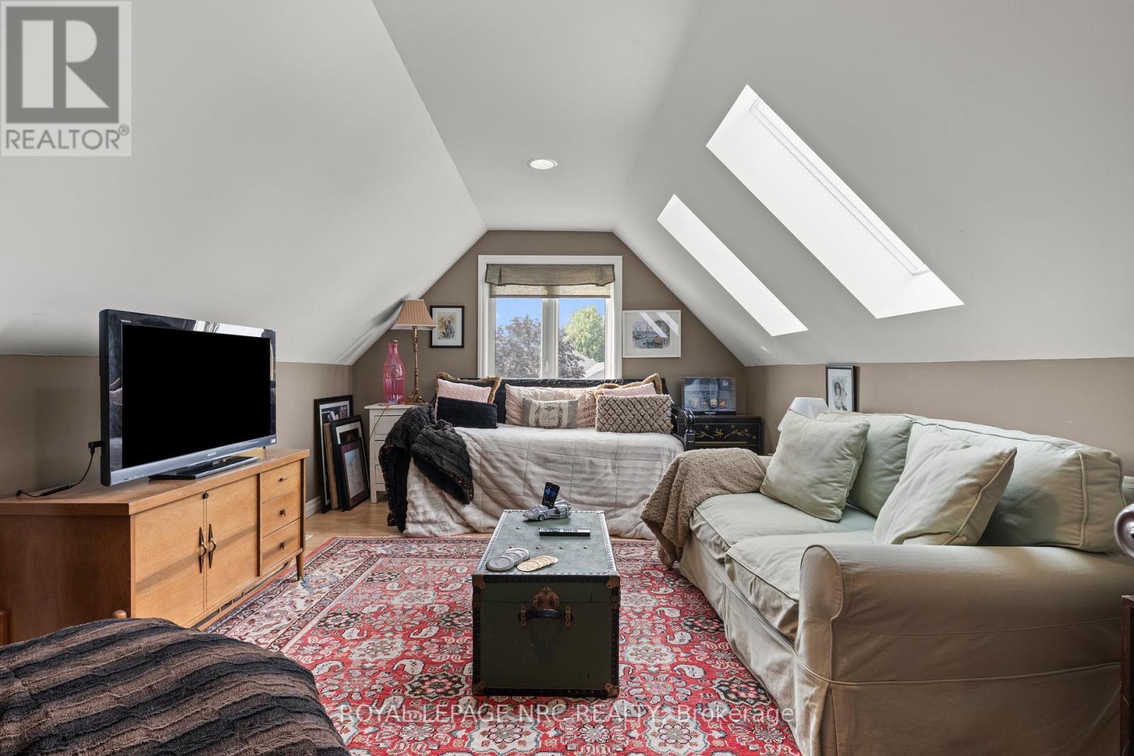 












1 KARSAM COURT

,
Niagara-on-the-Lake (Town),




Ontario
L0S1J0

