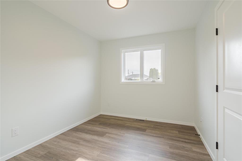 












466 St Alphonse Avenue

,
Ste Anne,




Manitoba
R5H1B6

