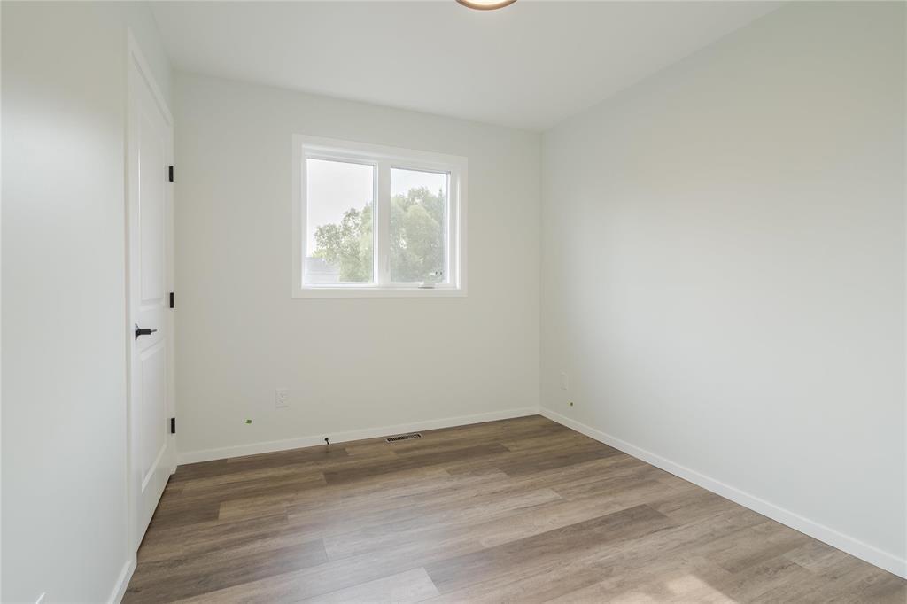












466 St Alphonse Avenue

,
Ste Anne,




Manitoba
R5H1B6

