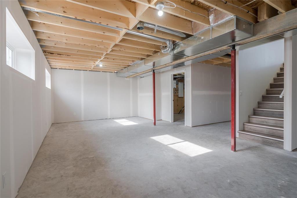 












466 St Alphonse Avenue

,
Ste Anne,




Manitoba
R5H1B6

