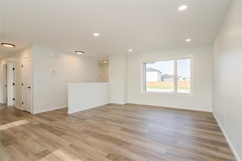 












466 St Alphonse Avenue

,
Ste Anne,




Manitoba
R5H1B6

