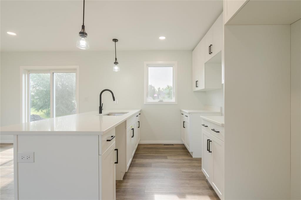 












466 St Alphonse Avenue

,
Ste Anne,




Manitoba
R5H1B6

