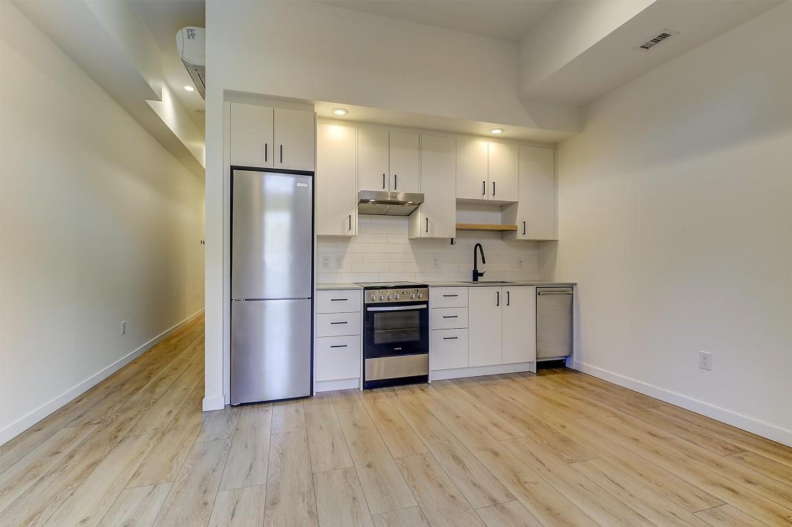 









660


Cawston

Avenue, 106,
Kelowna,




BC
V1Y 2L1

