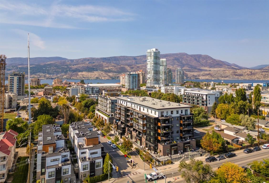 









660


Cawston

Avenue, 106,
Kelowna,




BC
V1Y 2L1

