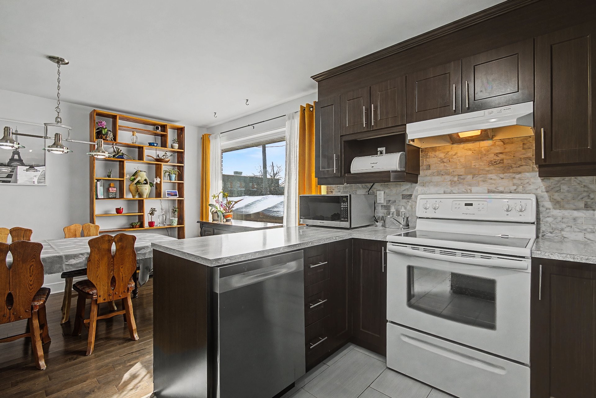 









430


Boul. du Séminaire N.

,
Saint-Jean-sur-Richelieu,




QC
J3B5L3

