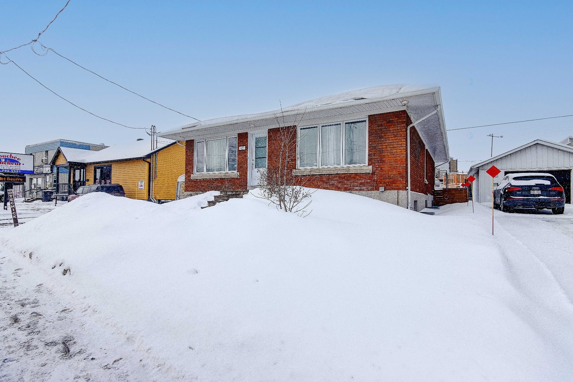 









430


Boul. du Séminaire N.

,
Saint-Jean-sur-Richelieu,




QC
J3B5L3

