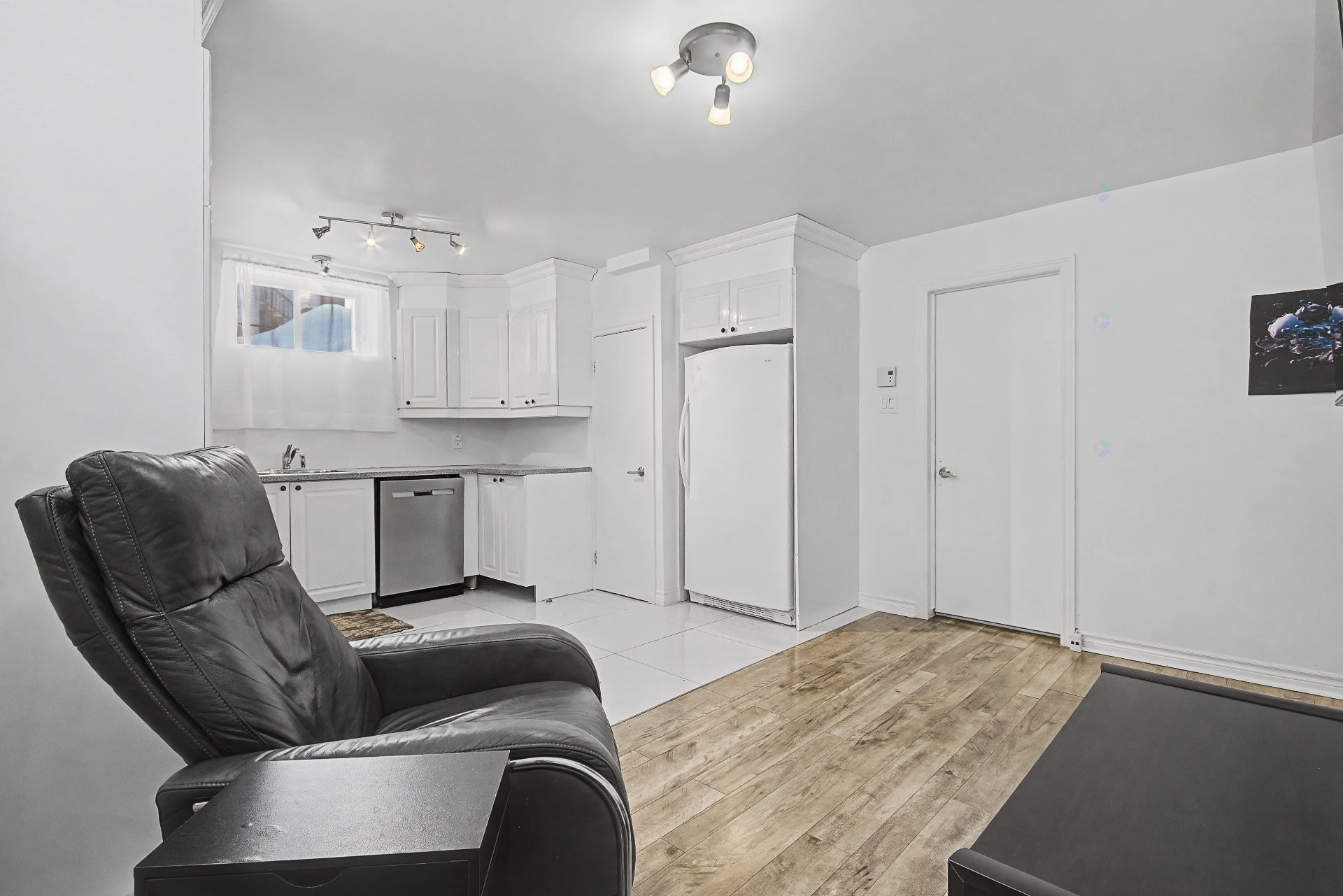 









430


Boul. du Séminaire N.

,
Saint-Jean-sur-Richelieu,




QC
J3B5L3

