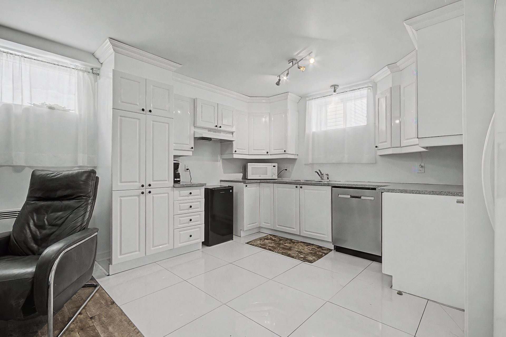 









430


Boul. du Séminaire N.

,
Saint-Jean-sur-Richelieu,




QC
J3B5L3

