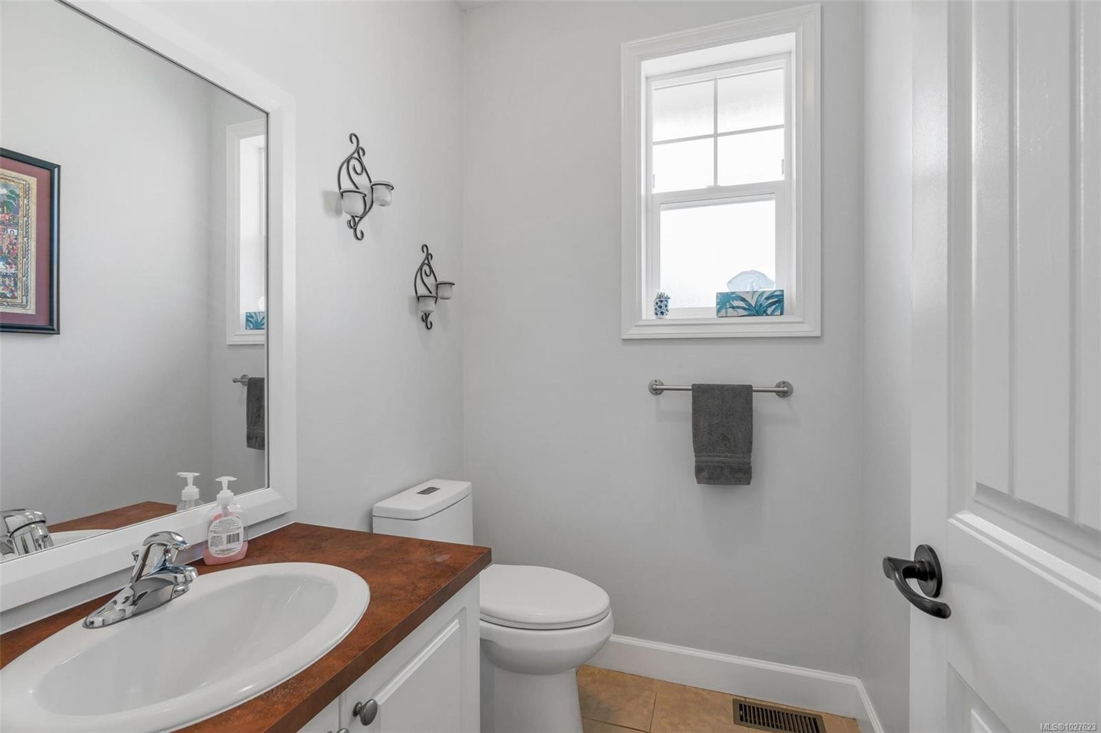 









192A


Lagoon

Rd,
Colwood,




BC
V9C 1S9

