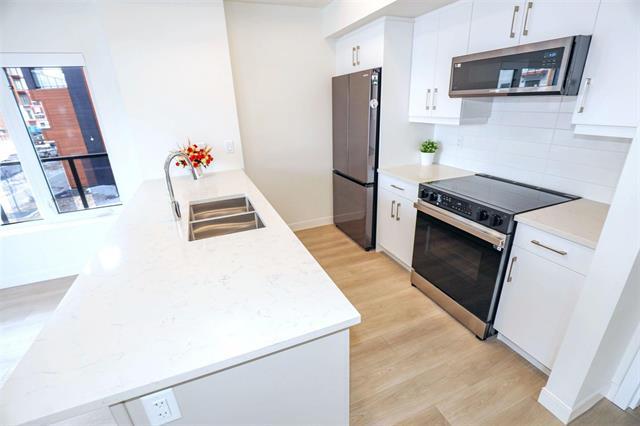 









635


Ballantrae

DR, 208,
Winnipeg,




MB
R3T 6K4

