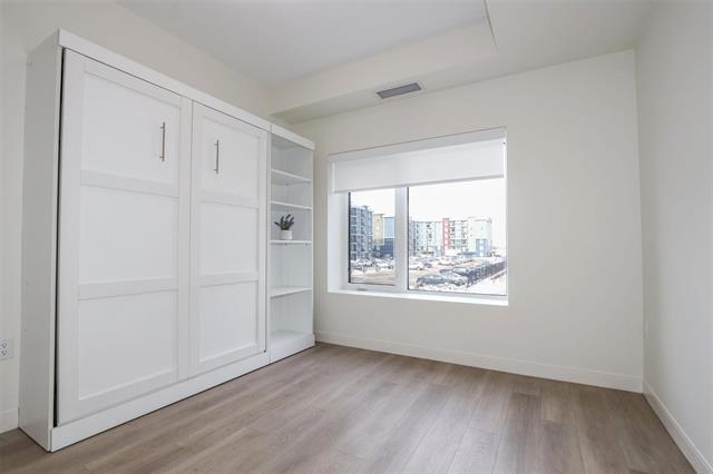 









635


Ballantrae

DR, 208,
Winnipeg,




MB
R3T 6K4

