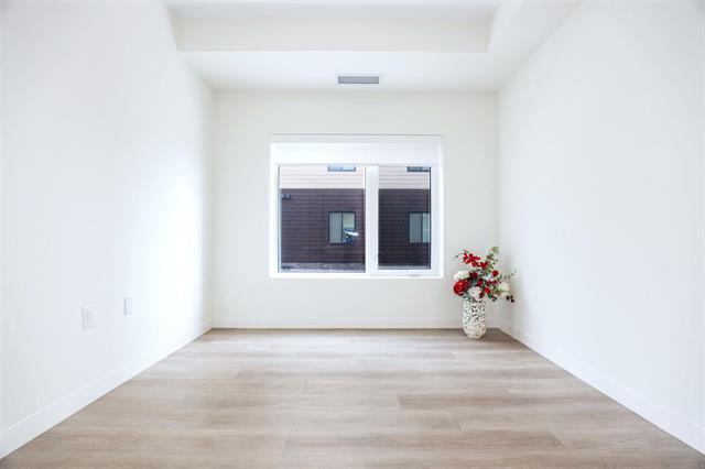 









635


Ballantrae

DR, 208,
Winnipeg,




MB
R3T 6K4

