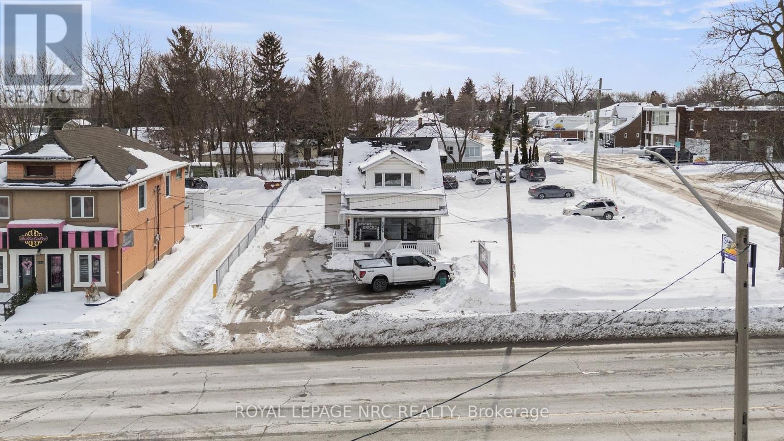 












UPPER - 6326 THOROLD STONE ROAD

,
Niagara Falls (Morrison),




Ontario
L2J1A8

