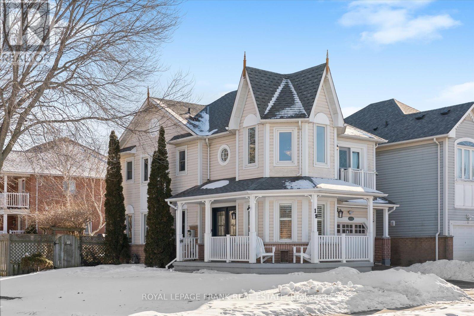 












19 PORTAGE TRAIL

,
Whitby (Port Whitby),




Ontario
L1N9R3

