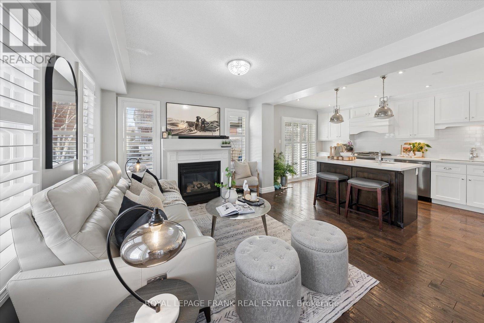 












19 PORTAGE TRAIL

,
Whitby (Port Whitby),




Ontario
L1N9R3

