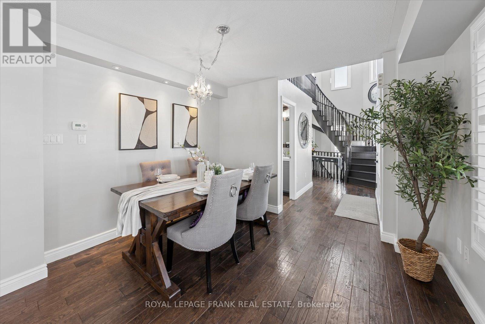 












19 PORTAGE TRAIL

,
Whitby (Port Whitby),




Ontario
L1N9R3

