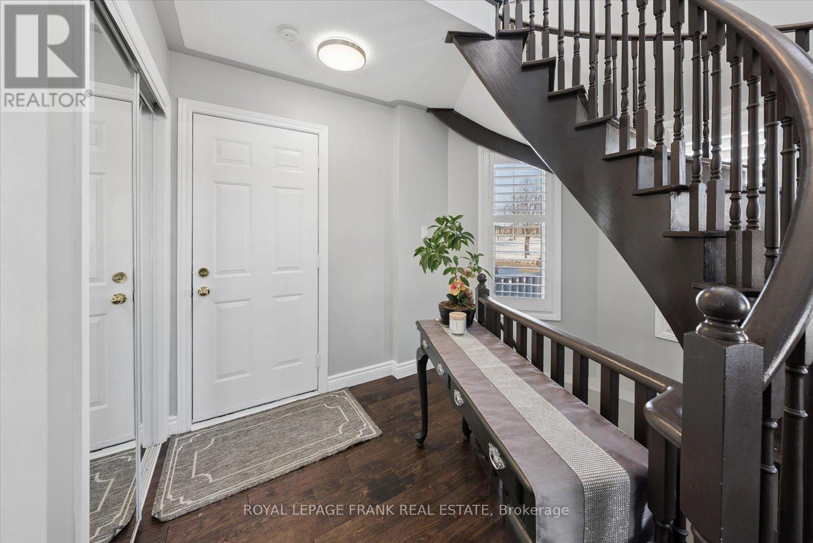 












19 PORTAGE TRAIL

,
Whitby (Port Whitby),




Ontario
L1N9R3

