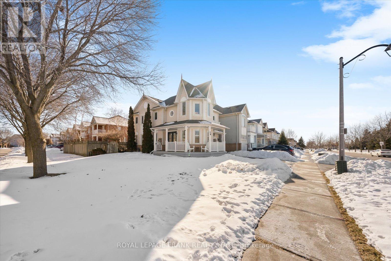 












19 PORTAGE TRAIL

,
Whitby (Port Whitby),




Ontario
L1N9R3

