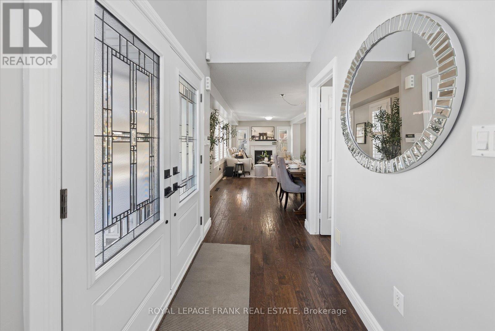 












19 PORTAGE TRAIL

,
Whitby (Port Whitby),




Ontario
L1N9R3

