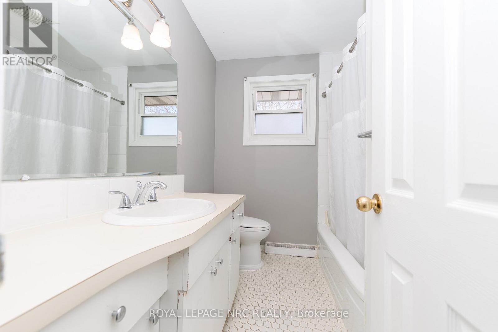 












51 HENRY STREET

,
Niagara-on-the-Lake (Virgil),




Ontario
L0S1T0

