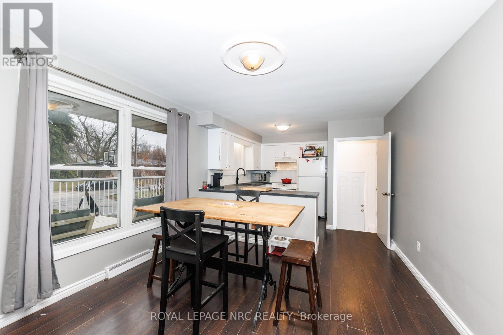 












51 HENRY STREET

,
Niagara-on-the-Lake (Virgil),




Ontario
L0S1T0

