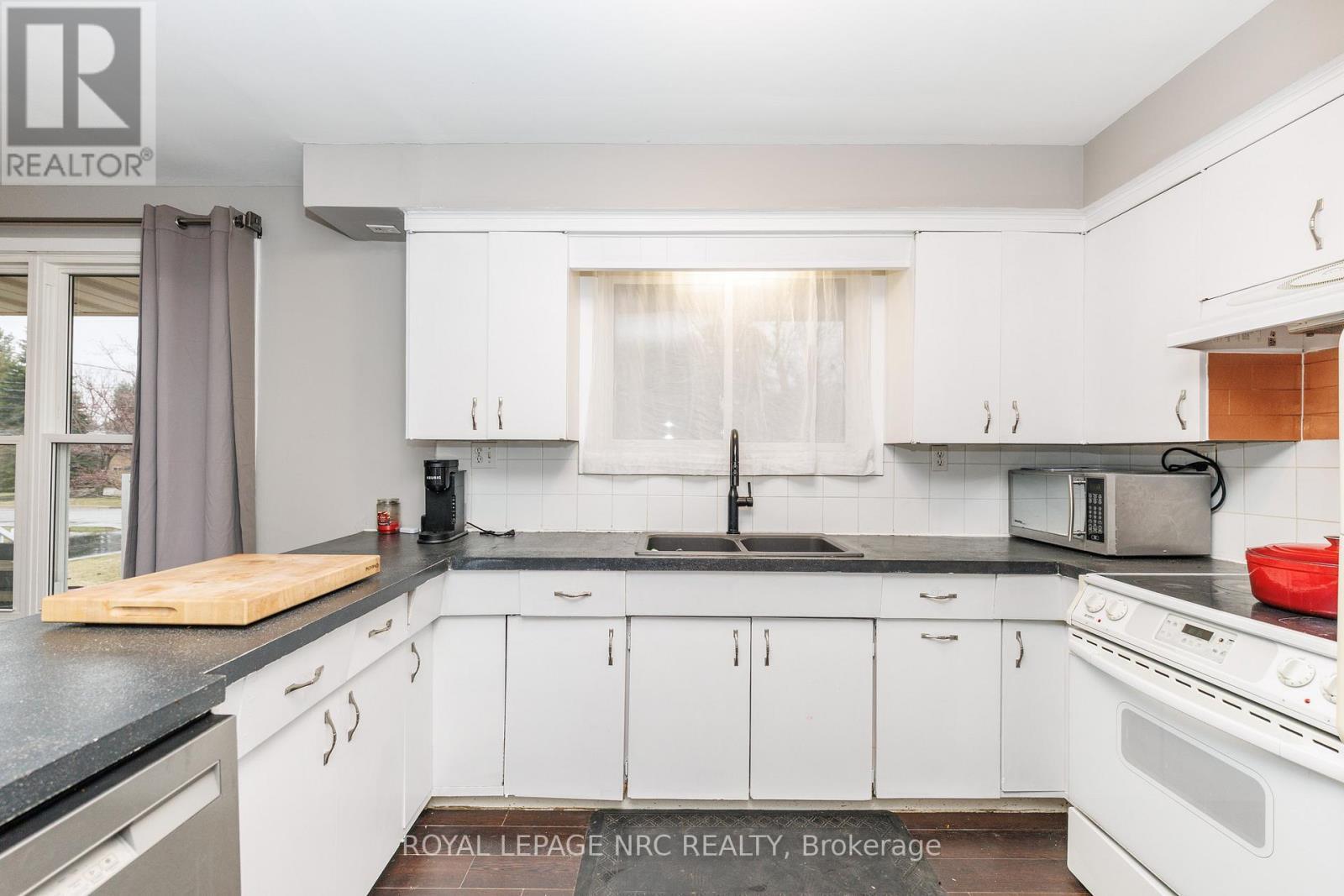 












51 HENRY STREET

,
Niagara-on-the-Lake (Virgil),




Ontario
L0S1T0

