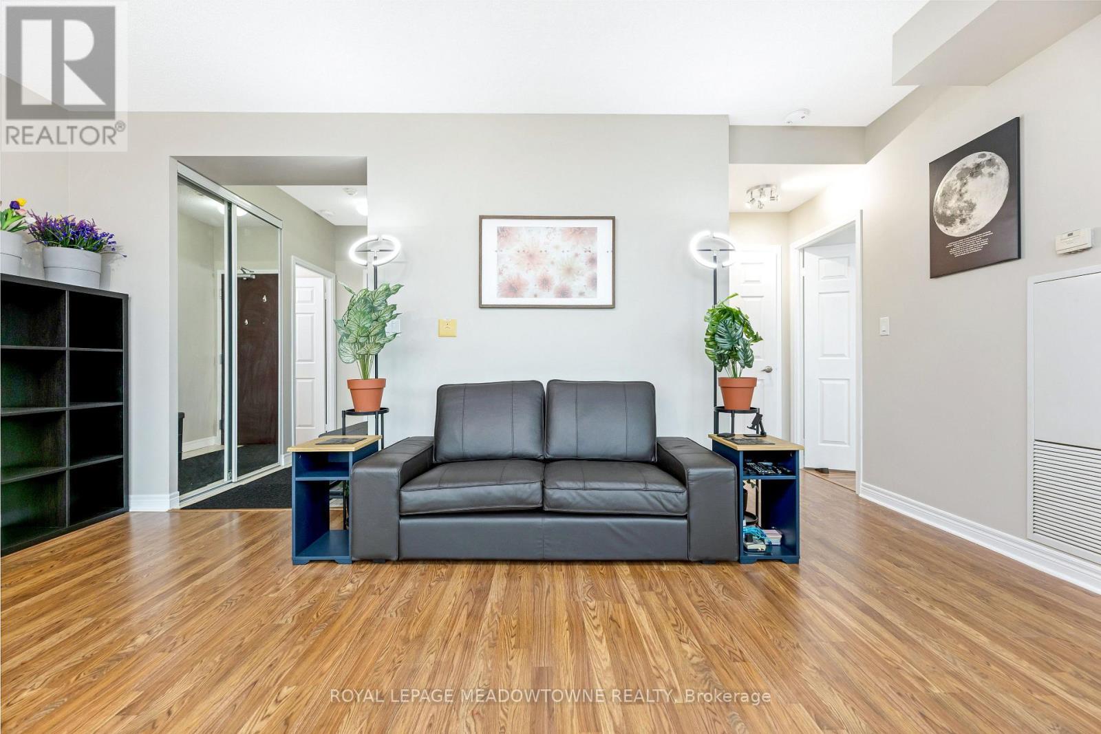 












3303 - 208 ENFIELD PLACE

,
Mississauga,




Ontario
L5B0G8

