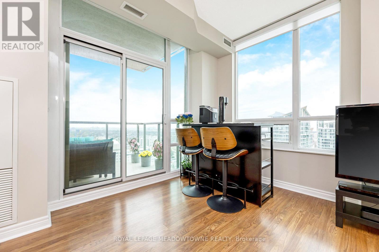 












3303 - 208 ENFIELD PLACE

,
Mississauga,




Ontario
L5B0G8

