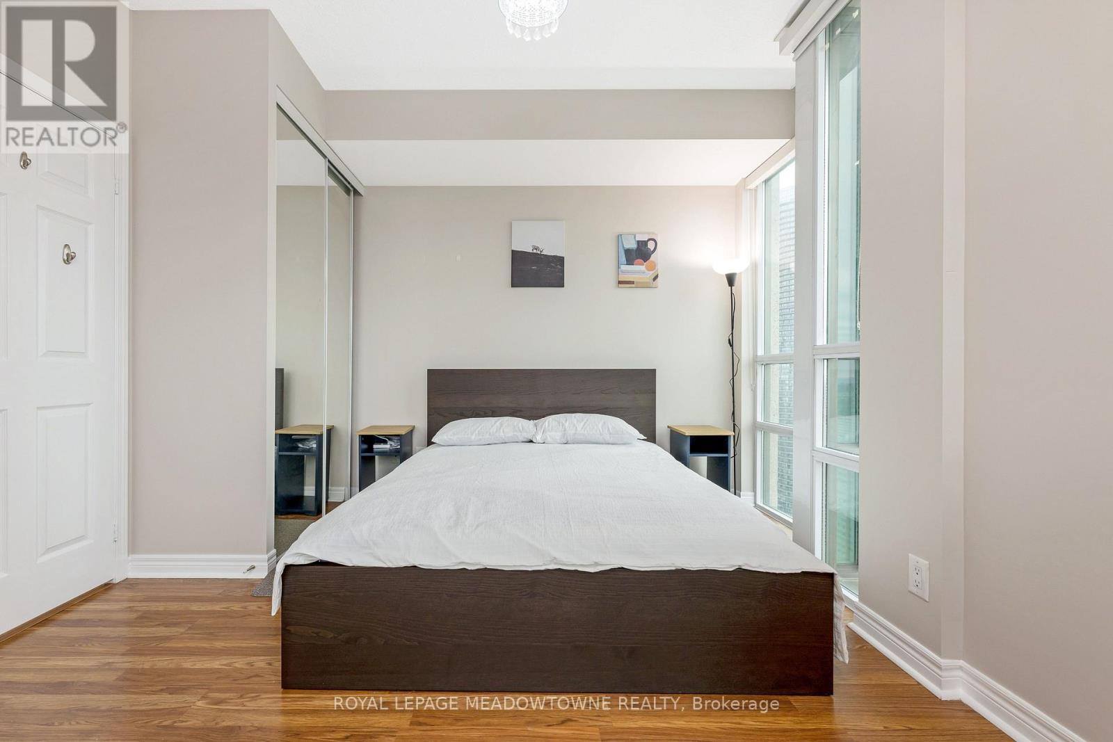 












3303 - 208 ENFIELD PLACE

,
Mississauga,




Ontario
L5B0G8

