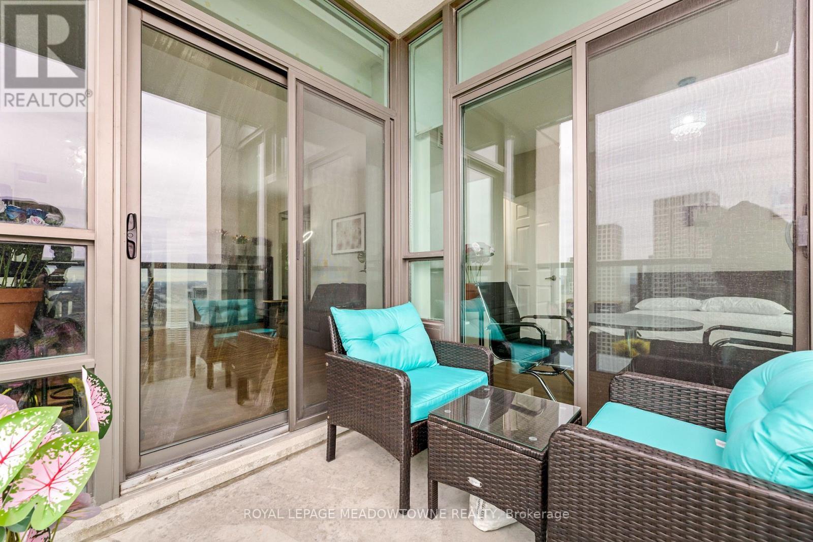 












3303 - 208 ENFIELD PLACE

,
Mississauga,




Ontario
L5B0G8

