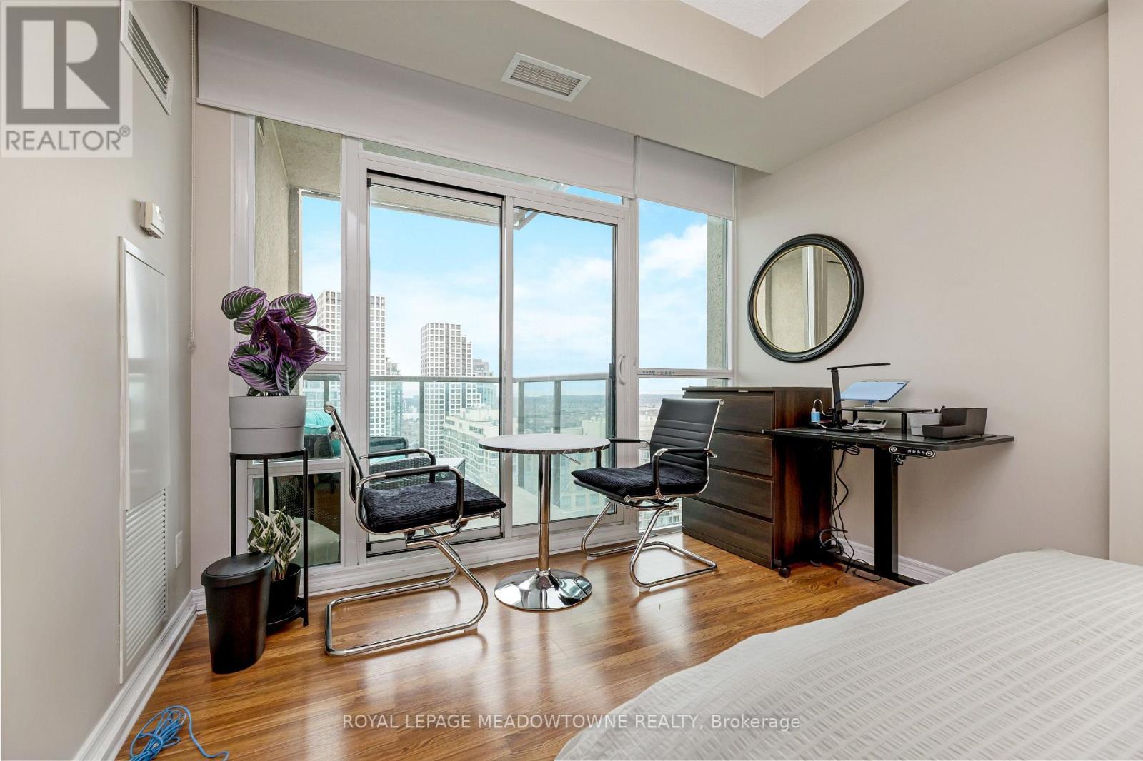 












3303 - 208 ENFIELD PLACE

,
Mississauga,




Ontario
L5B0G8

