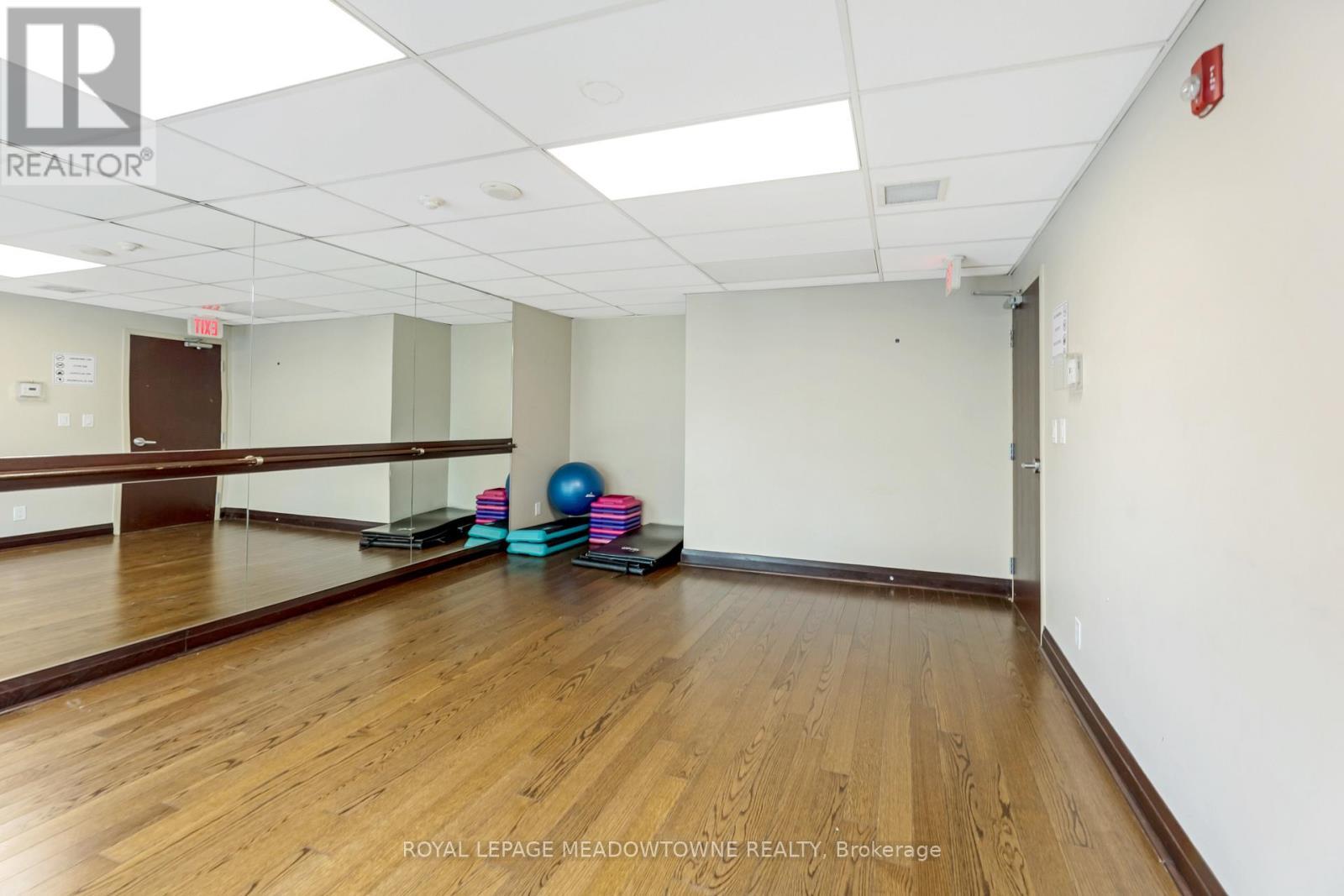 












3303 - 208 ENFIELD PLACE

,
Mississauga,




Ontario
L5B0G8

