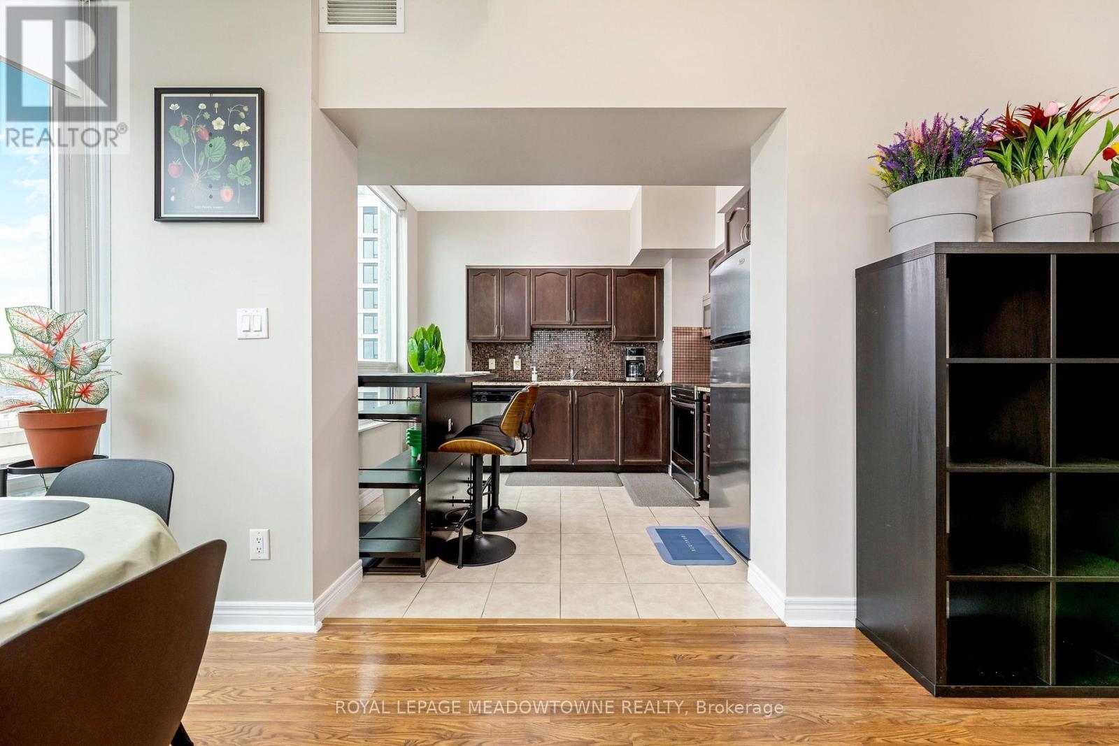 












3303 - 208 ENFIELD PLACE

,
Mississauga,




Ontario
L5B0G8

