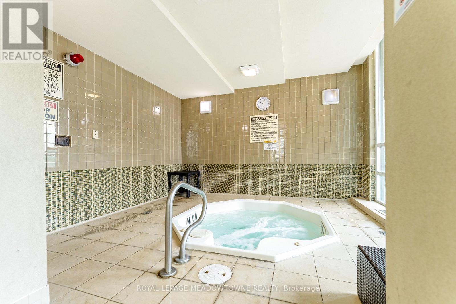 












3303 - 208 ENFIELD PLACE

,
Mississauga,




Ontario
L5B0G8

