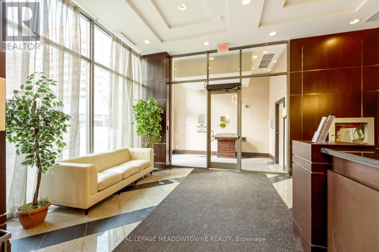 












3303 - 208 ENFIELD PLACE

,
Mississauga,




Ontario
L5B0G8

