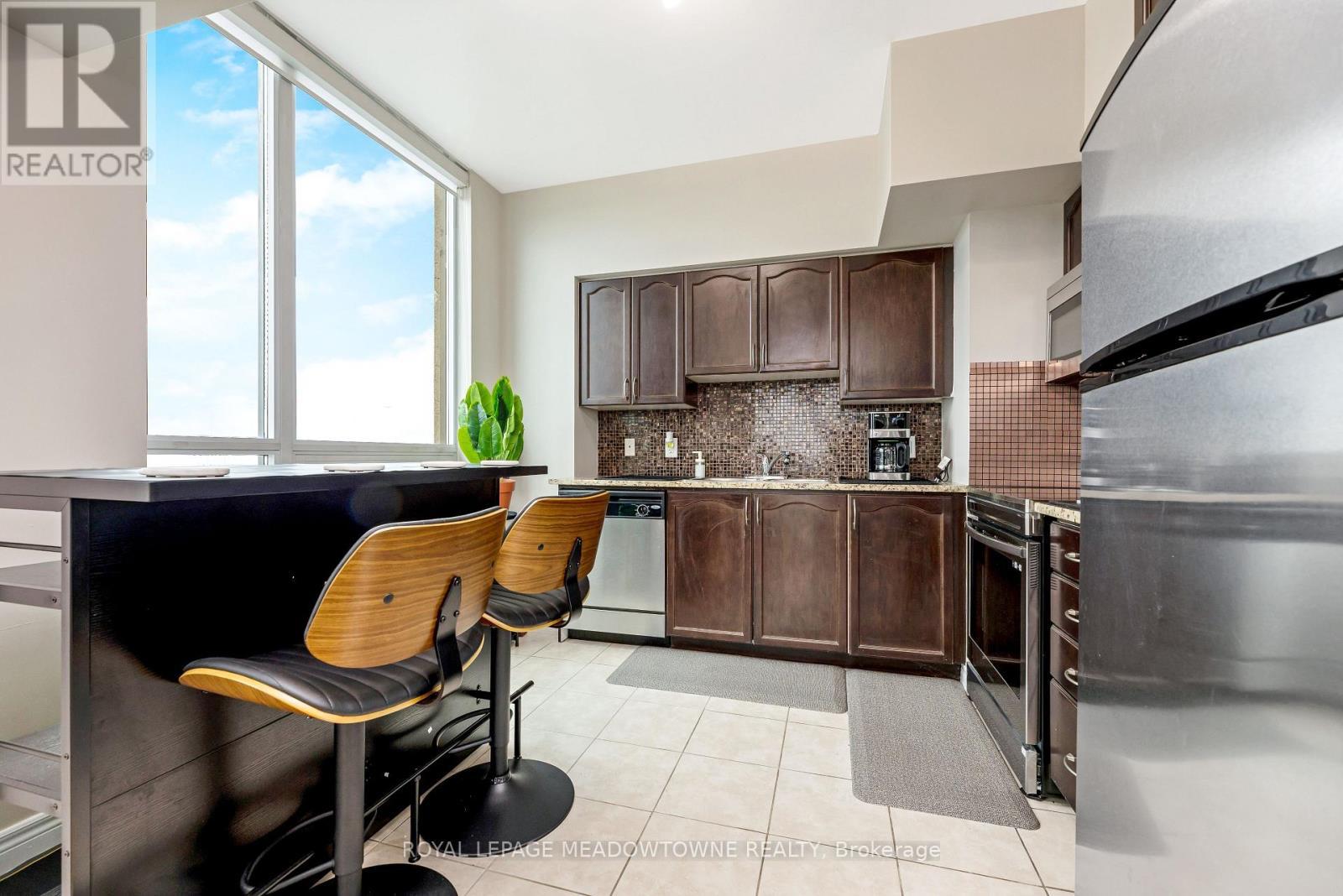 












3303 - 208 ENFIELD PLACE

,
Mississauga,




Ontario
L5B0G8

