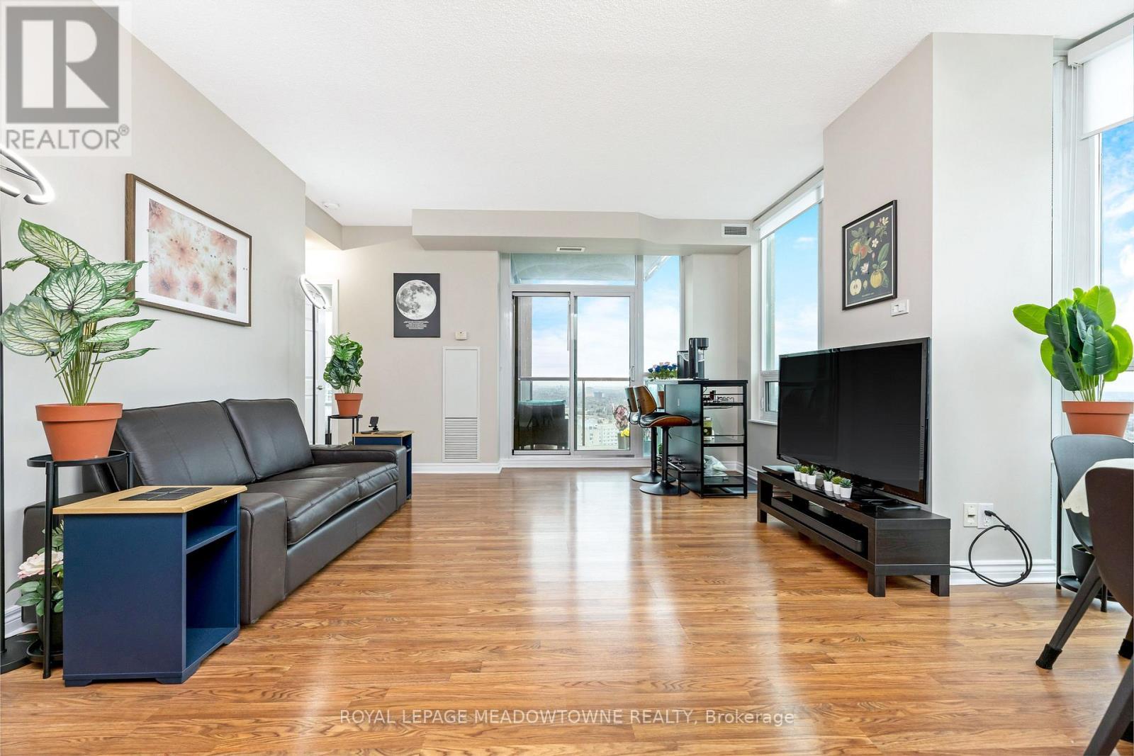 












3303 - 208 ENFIELD PLACE

,
Mississauga,




Ontario
L5B0G8

