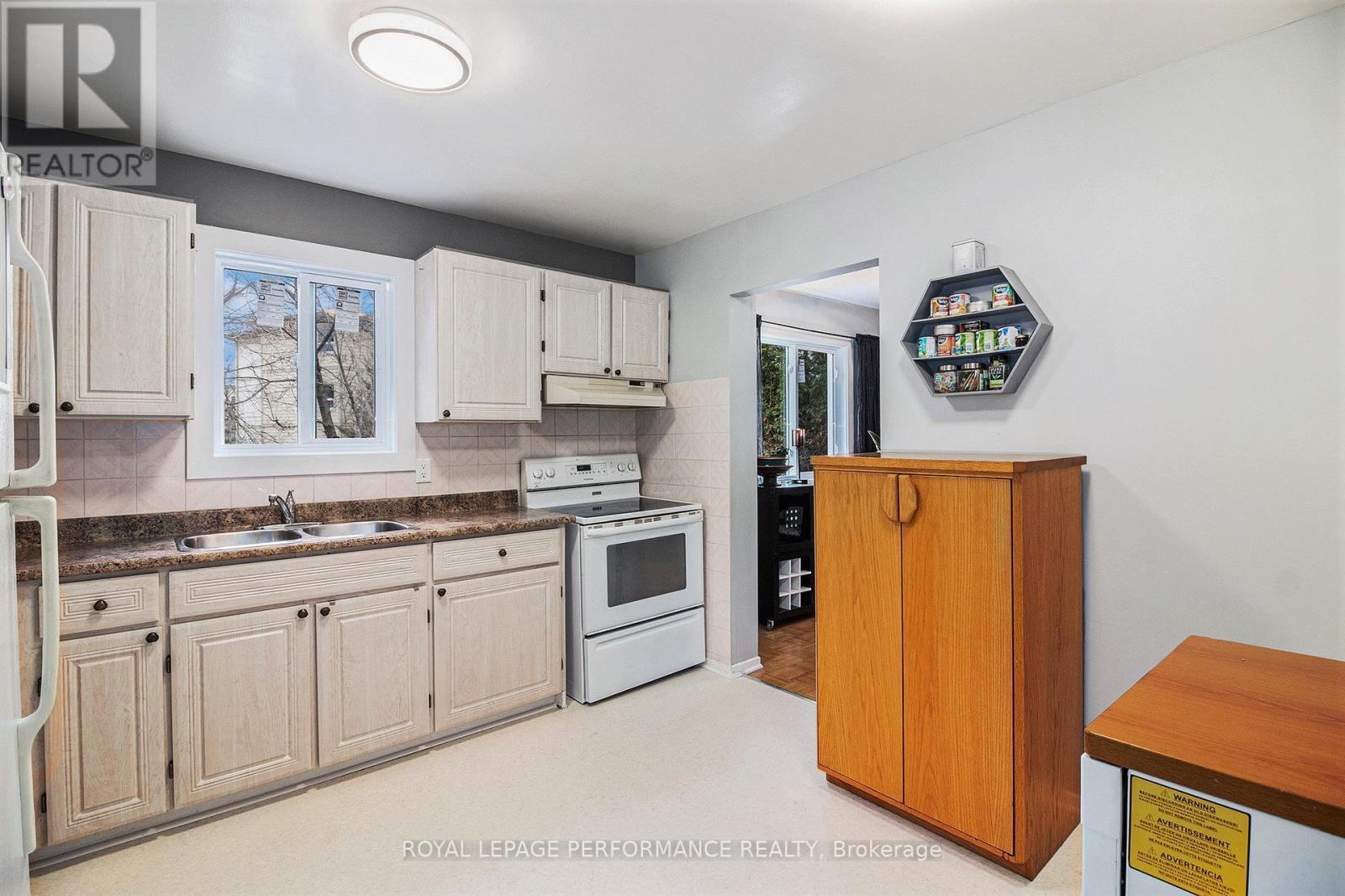 












6349 ST LOUIS DRIVE

,
Ottawa,




Ontario
K1C2X9

